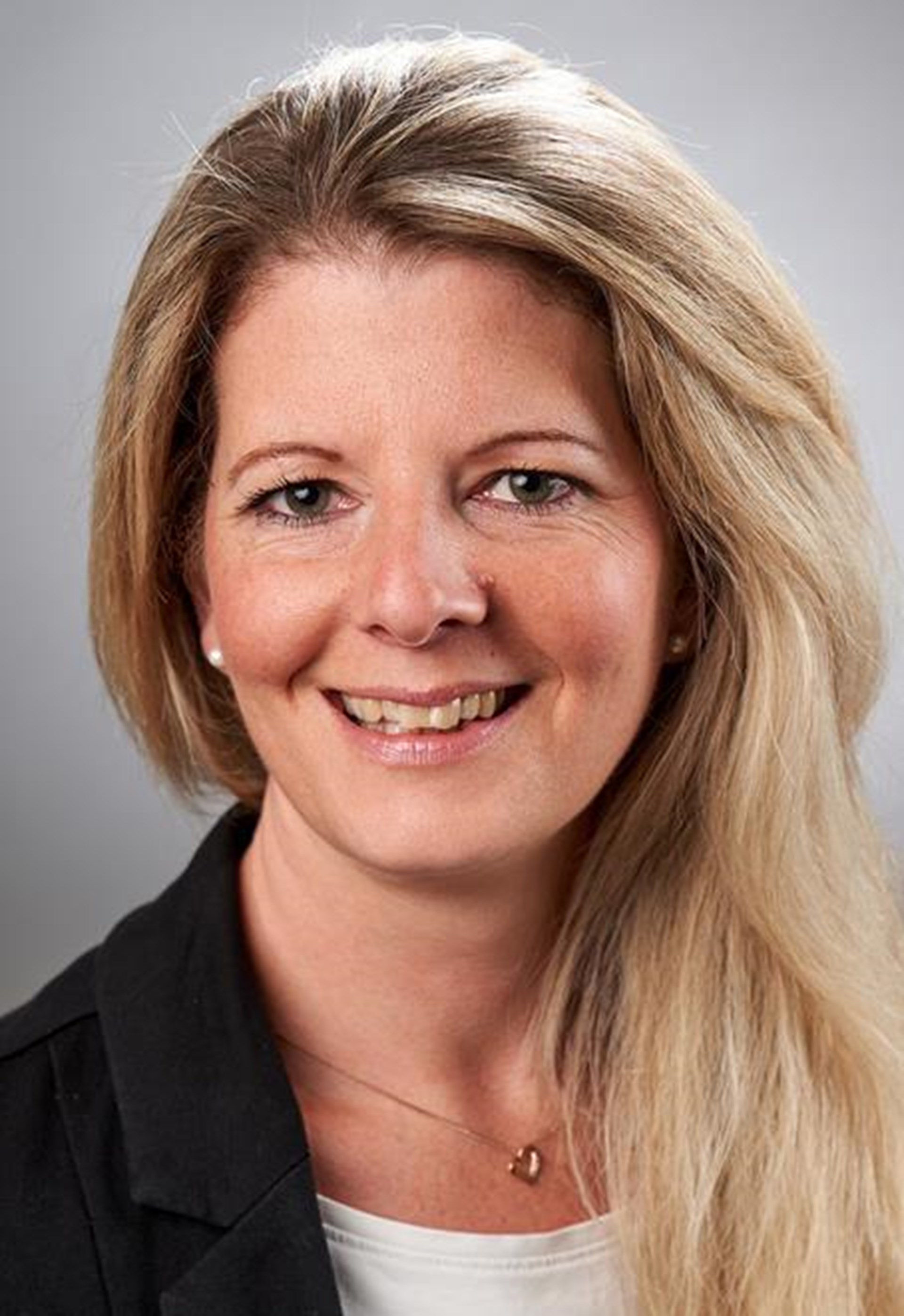 Julia Wiegmann-Schüller