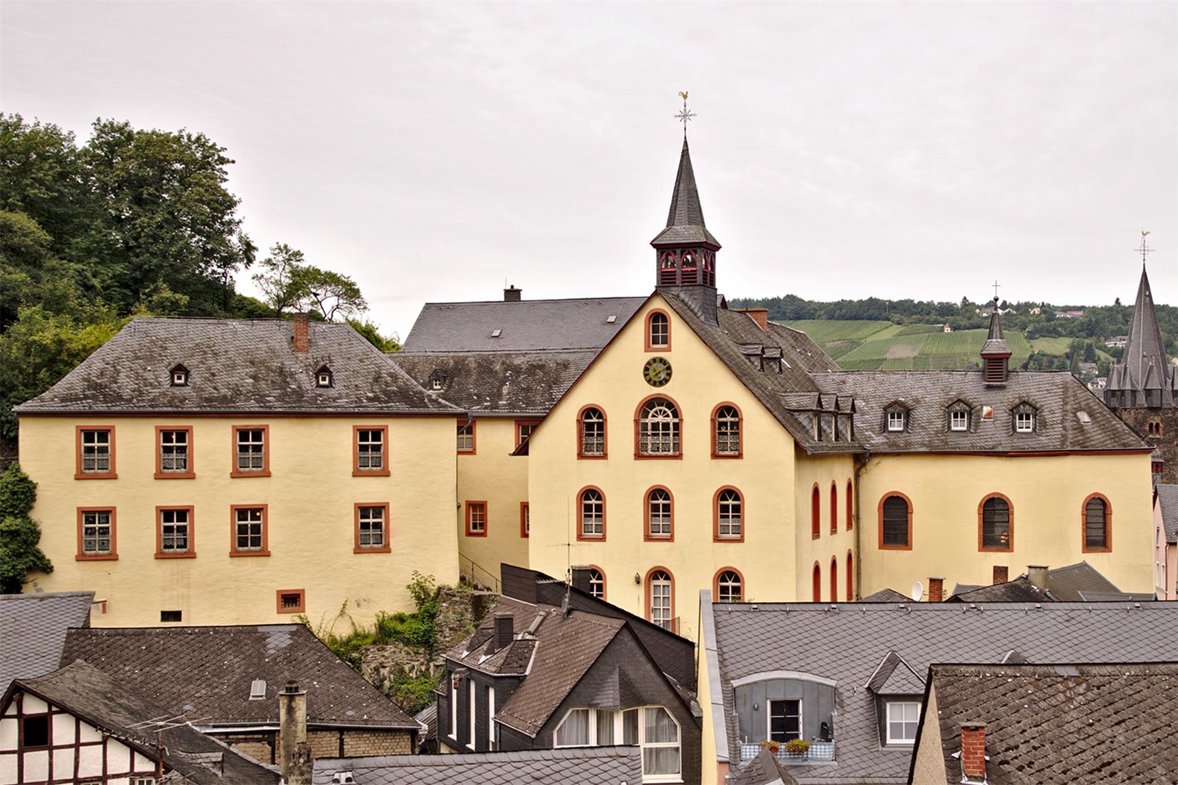 Kloster d.Hl.Familie mit Kindergarten Kloster d.Hl.Familie mit Kindergarten